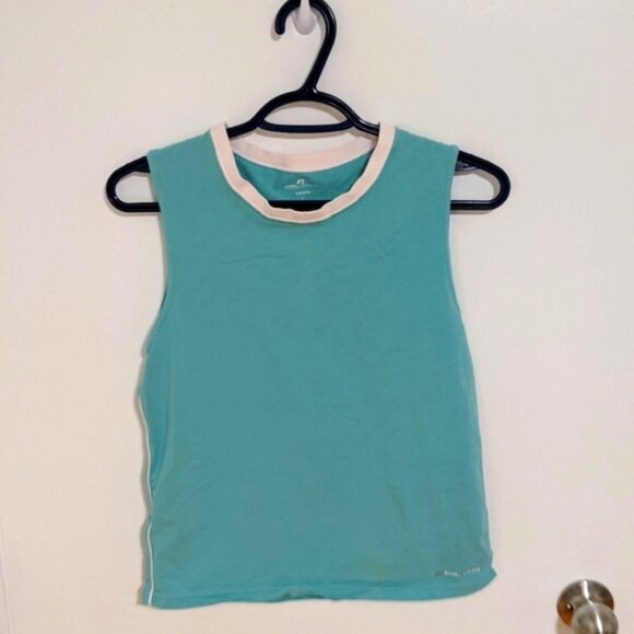 Tops - Womens Large Athletic Shirt